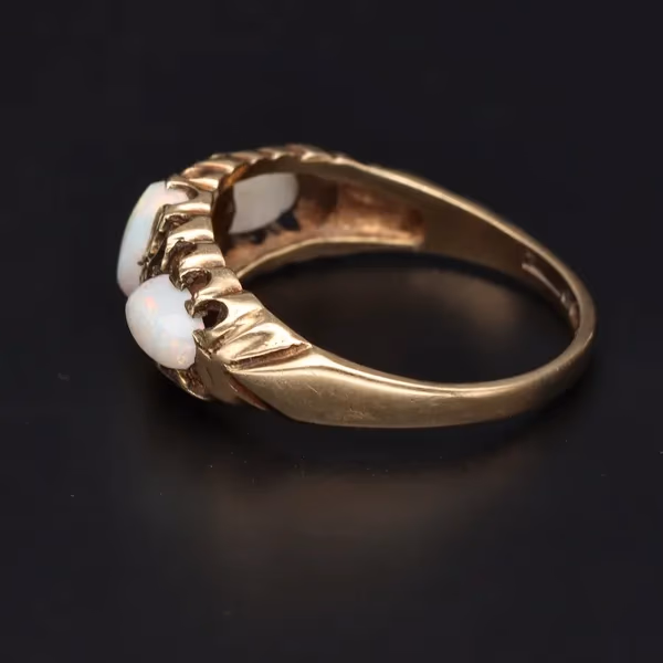 Retro Vintage Gold Opal Diamond ring