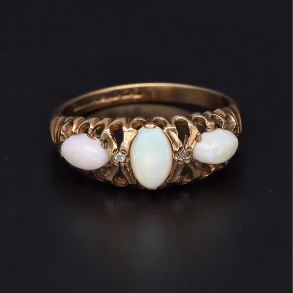 Retro Vintage Gold Opal Diamond ring