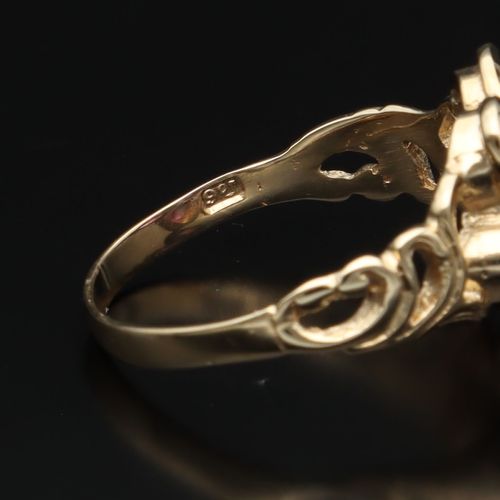 9ct Gold Amethyst Diamond Flower Ring image-4