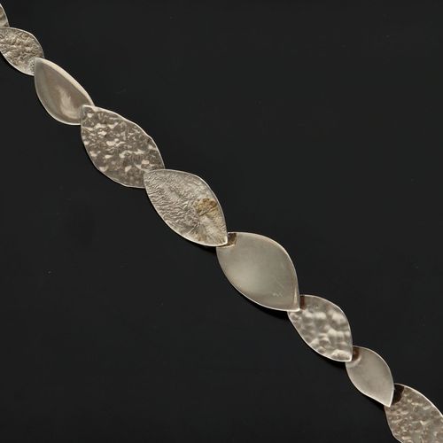 Silver Leaf Link Bracelet image-3