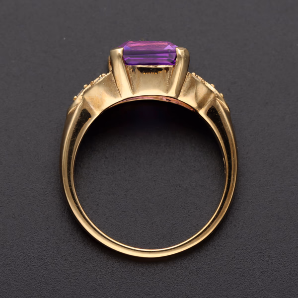 9ct Gold Amethyst and Diamond Ring