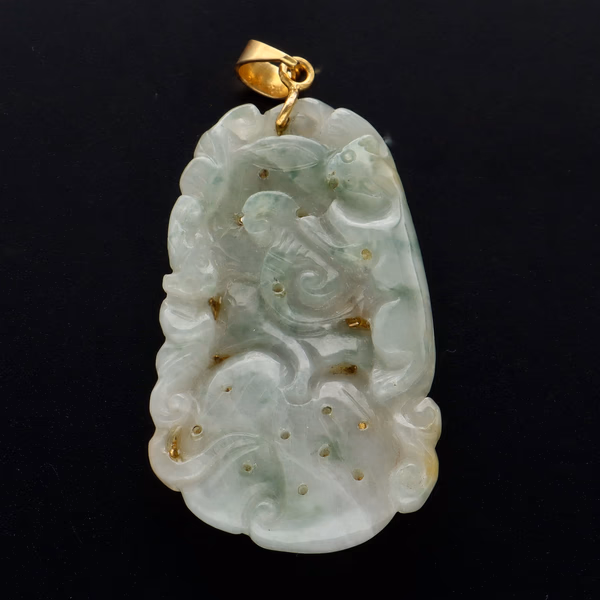 15ct Gold Jade Pendant