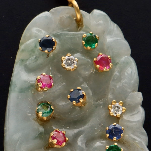 15ct Gold Jade Pendant