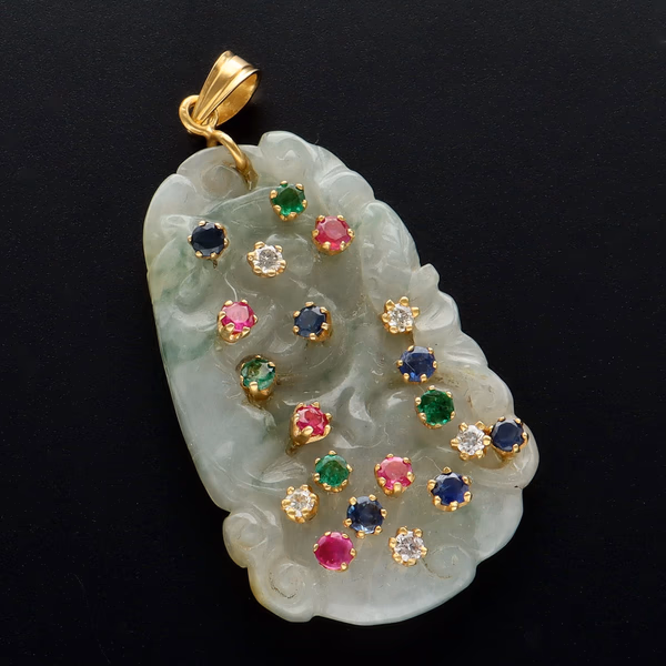 15ct Gold Jade Pendant