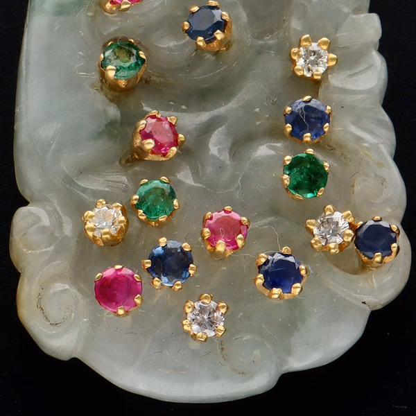 15ct Gold Jade Pendant