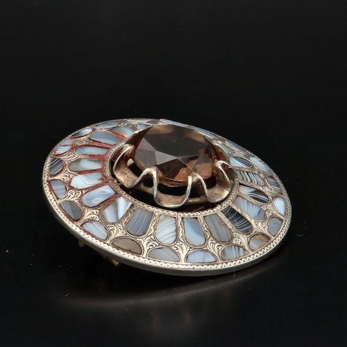 Victorian Scottish Silver and Agate Brooch image-3