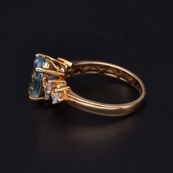 Gold Aquamarine Diamond Ring
