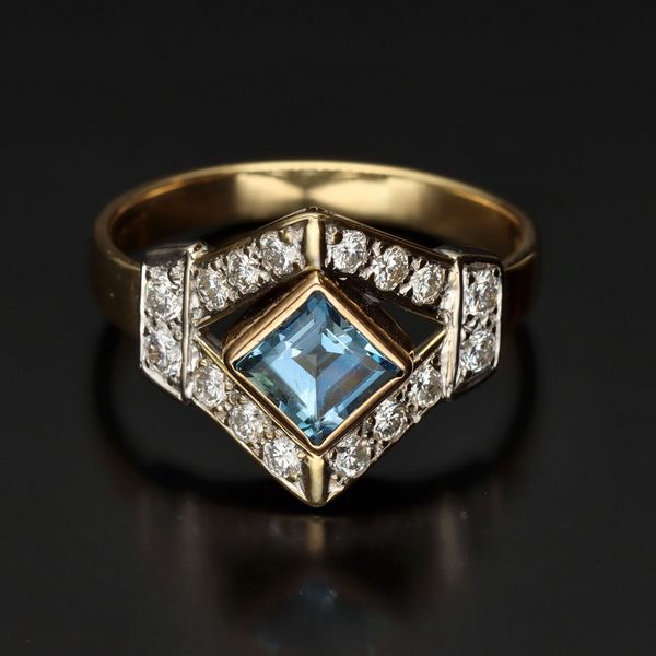 Vintage 18ct Gold and Platinum Aquamarine and Diamond Ring