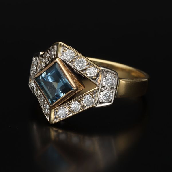 Vintage 18ct Gold and Platinum Aquamarine and Diamond Ring