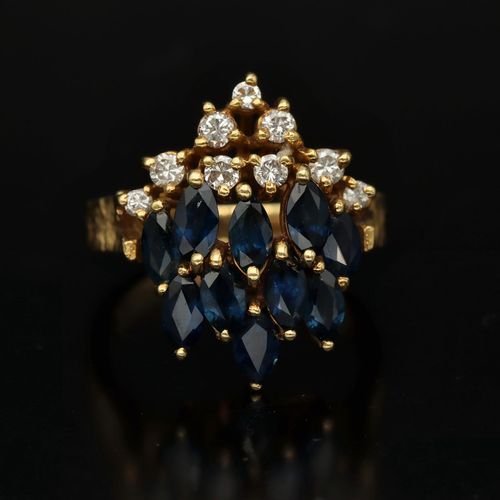 18ct Gold Diamond and Sapphire Dress Ring image-2