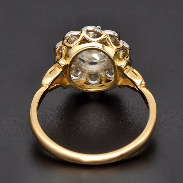 Vintage-Style Daisy Diamond Ring