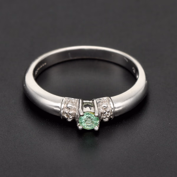 18ct White Gold Aquamarine & Diamond Ring