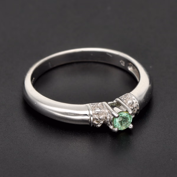 18ct White Gold Aquamarine & Diamond Ring