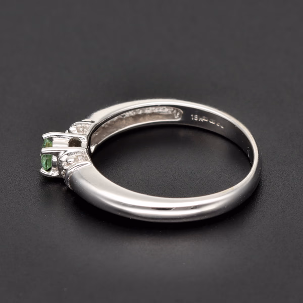 18ct White Gold Aquamarine & Diamond Ring