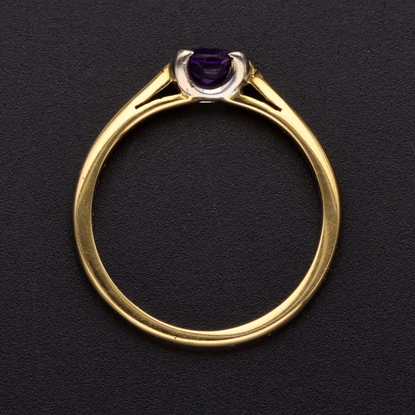 18ct Gold Amethyst Ring