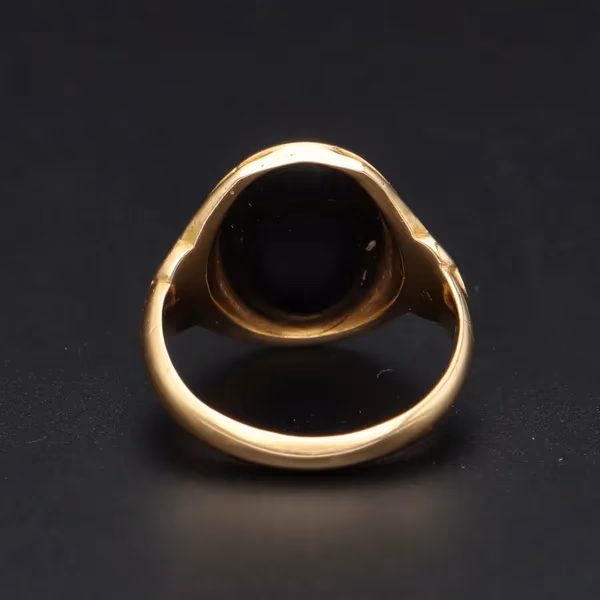 18ct Gold Hard Stone Cameo Ring