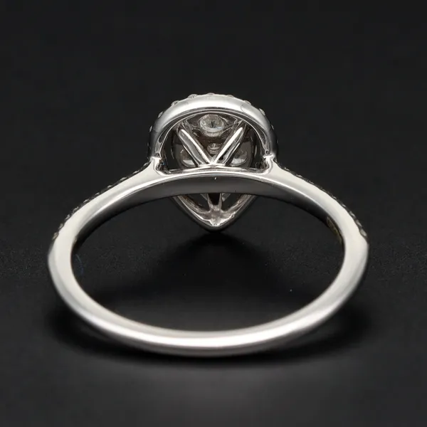 18ct White Gold Pear-Shaped Natural Diamond Cluster Ring