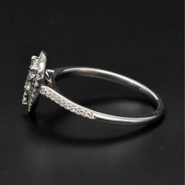 18ct White Gold Pear-Shaped Natural Diamond Cluster Ring