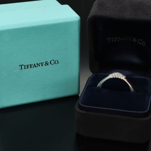 Tiffany and Co 18ct Gold Diamond Ring image-2