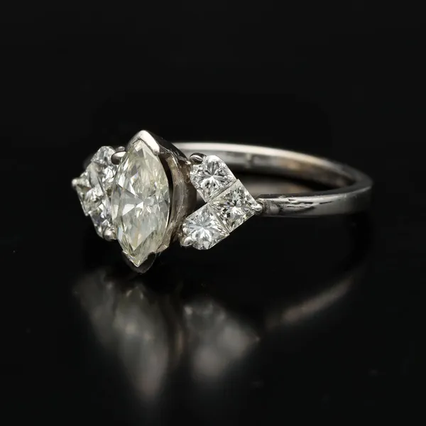 18ct White Gold Diamond Ring
