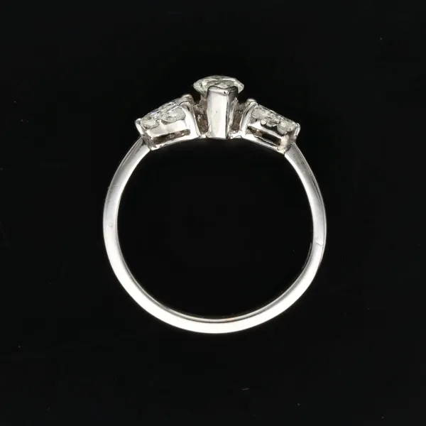 18ct White Gold Diamond Ring