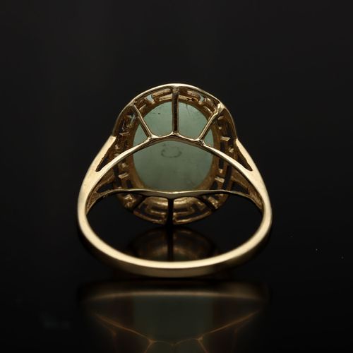 9ct Gold Jade Ring image-5
