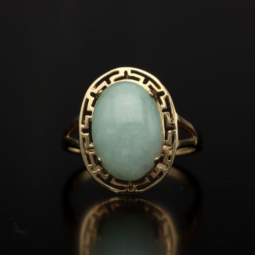 9ct Gold Jade Ring image-2