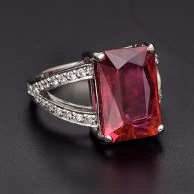 18ct White Gold Pink Tourmaline & Diamond Ring