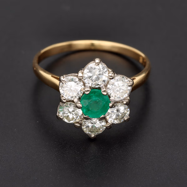 18ct Yellow Gold Emerald & Diamond Daisy Ring