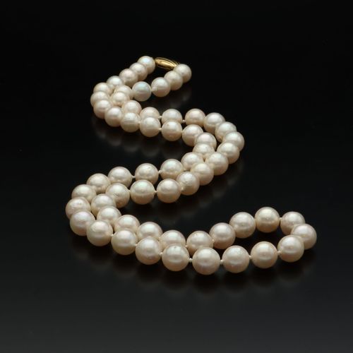 9ct Gold Clasp Cultured Pearl Necklace image-3
