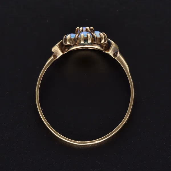 9ct Gold Opal Ring