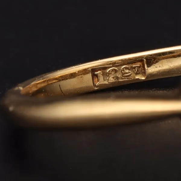 18ct Gold Art Deco Diamond Ring