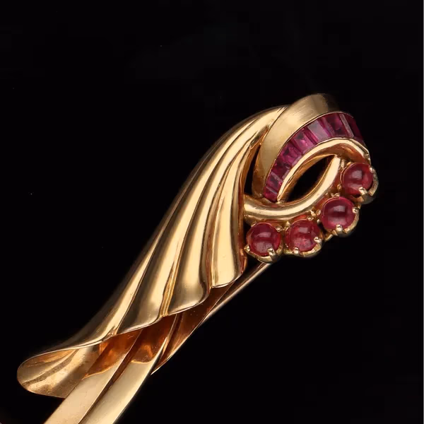 Vintage 18ct Gold Ruby Brooch