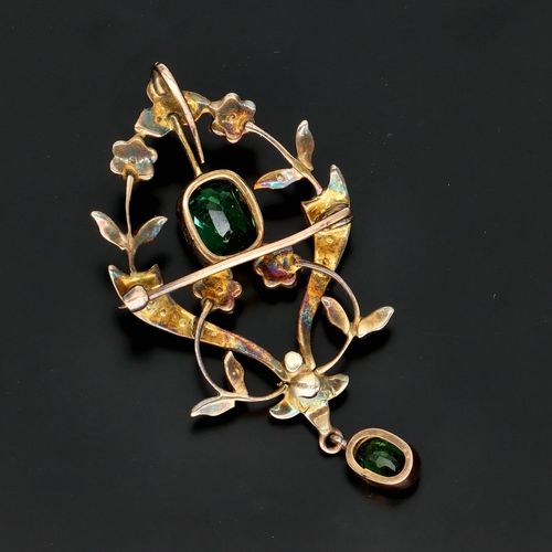 Victorian 9ct Gold Peridot and Pearl Brooch image-4