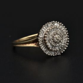 Gold vari-cut Diamond Ring