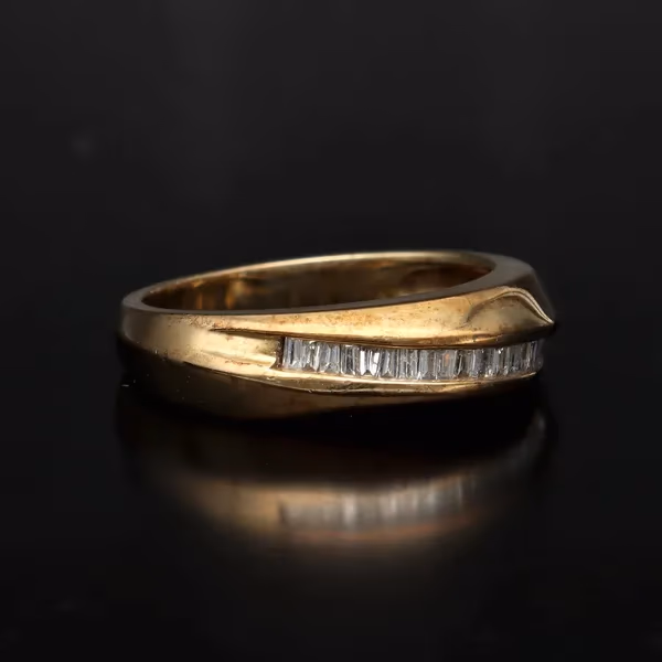 9ct Yellow Gold Diamond Ring