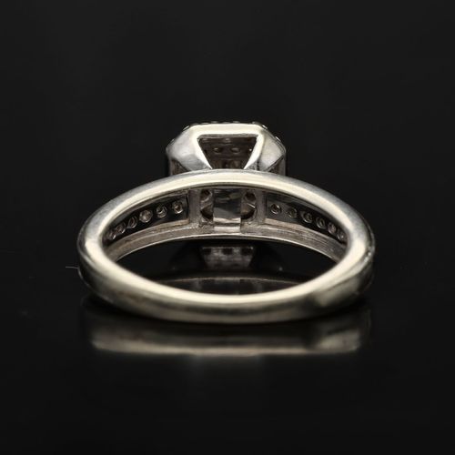9ct Gold Vari Cut Diamond Ring. Small Size image-5