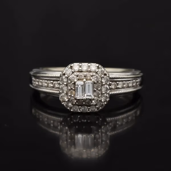 9ct Gold Vari Cut Diamond Ring. Small Size