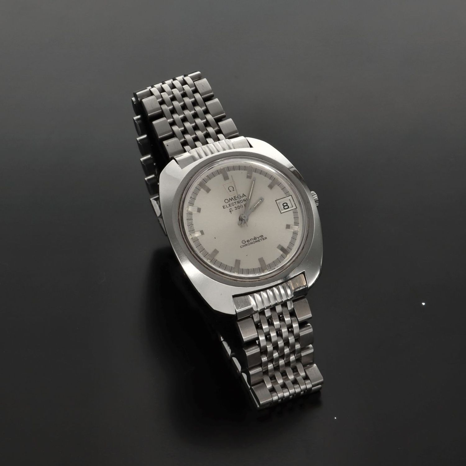 Omega electronic outlet watch