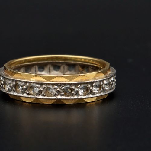 1950s 18ct Gold White Sapphire Full Eternity Ring image-2