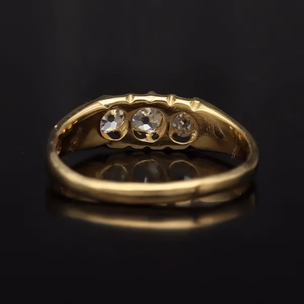 Antique 18ct Gold Three Stone Diamond Ring