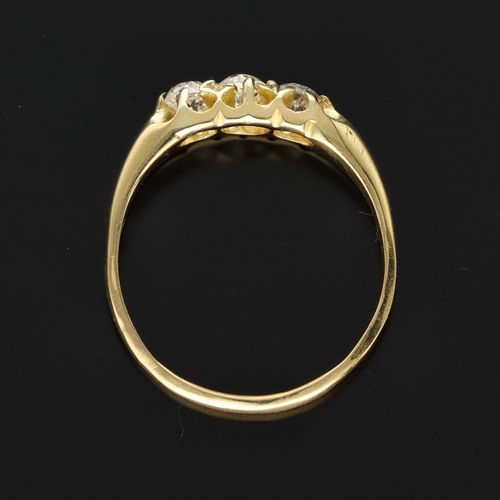 Antique 18ct Gold Three Stone Diamond Ring image-6
