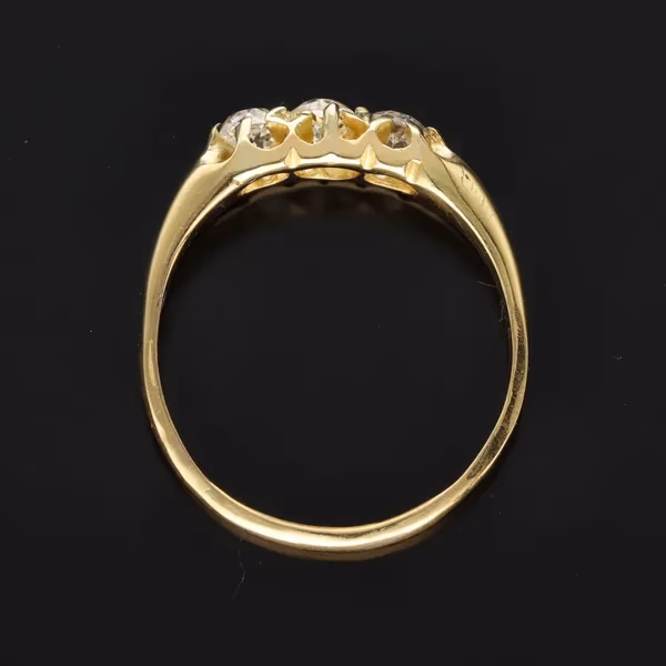 Antique 18ct Gold Three Stone Diamond Ring