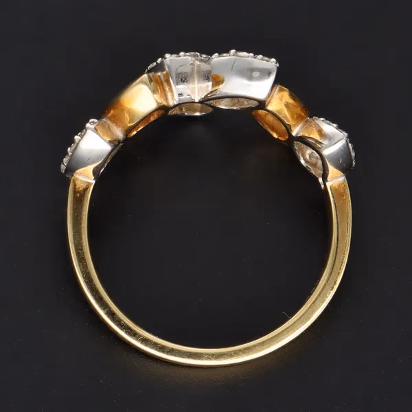 18ct Gold Diamond Ring