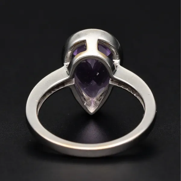 18ct White Gold Amethyst & Diamond Ring