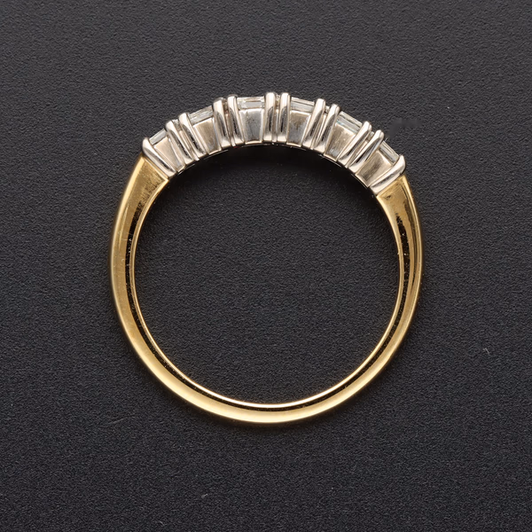 18ct Gold Diamond Ring