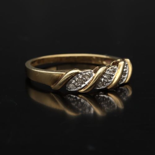 9ct Gold Diamond Ring image-1