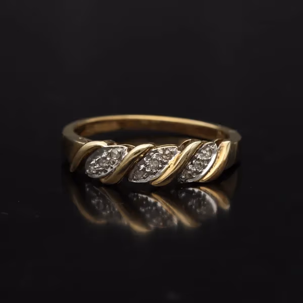 9ct Gold Diamond Ring