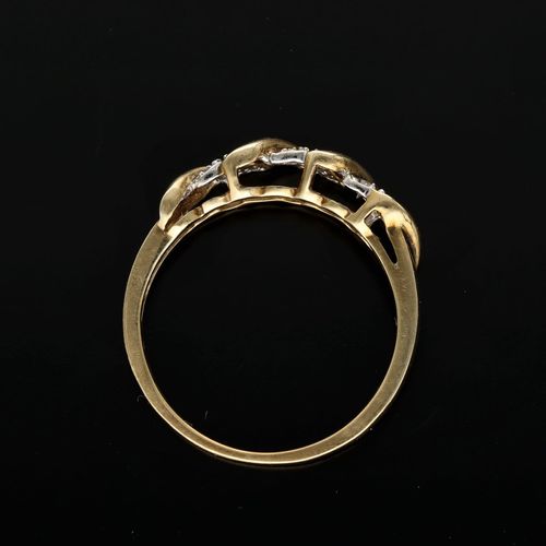 9ct Gold Diamond Ring image-6