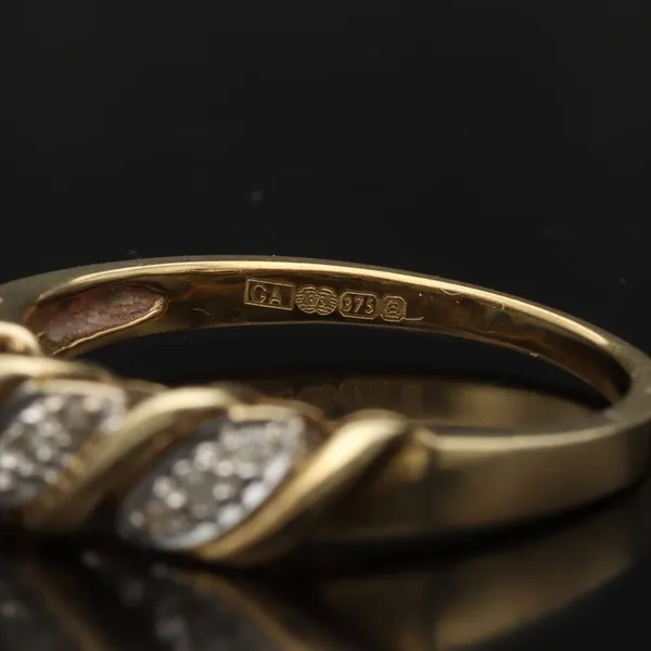 9ct Gold Diamond Ring